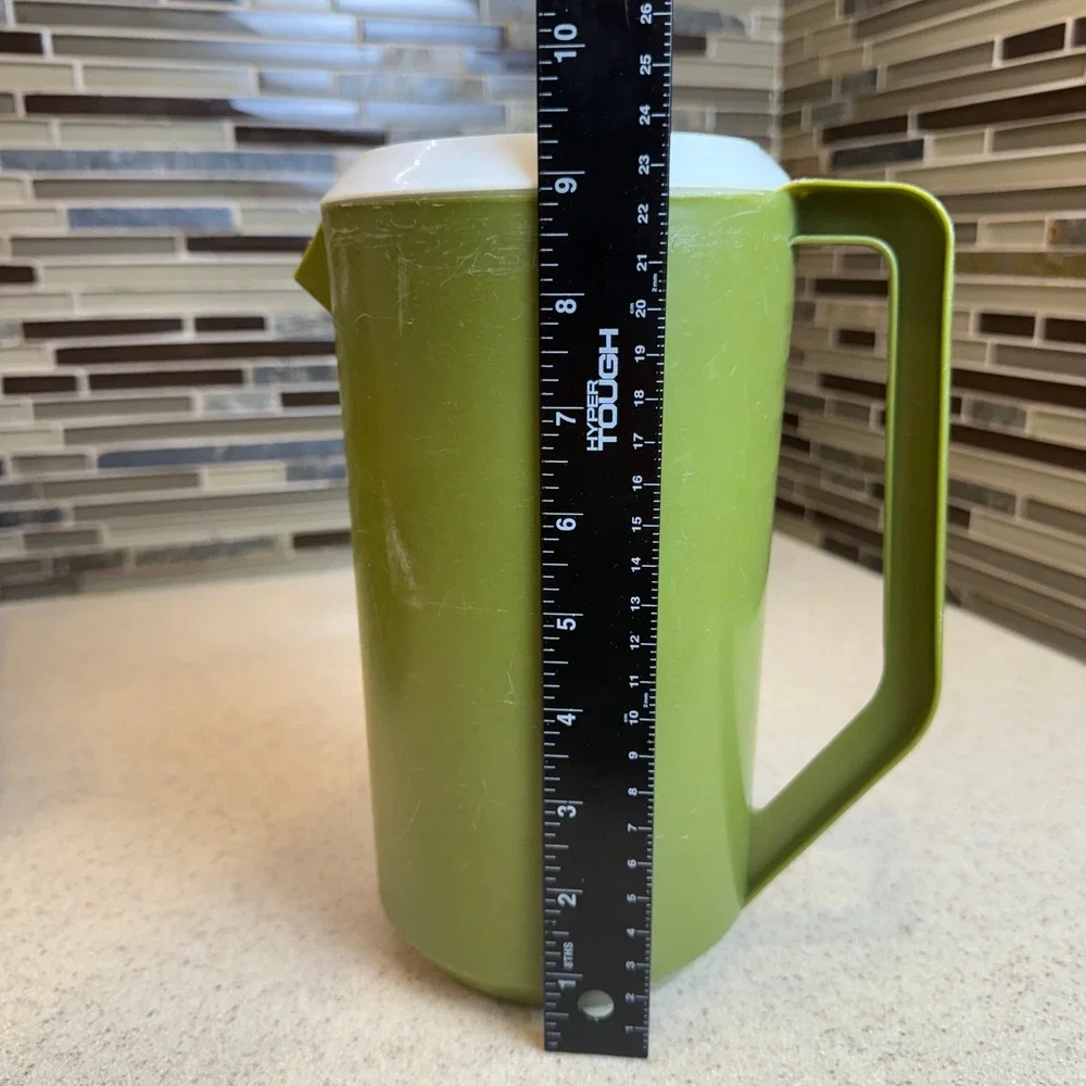 Vintage 1970s Rubbermaid Avocado Green Pitcher 2.25qt J-2445‎ w/ White Lid Retro